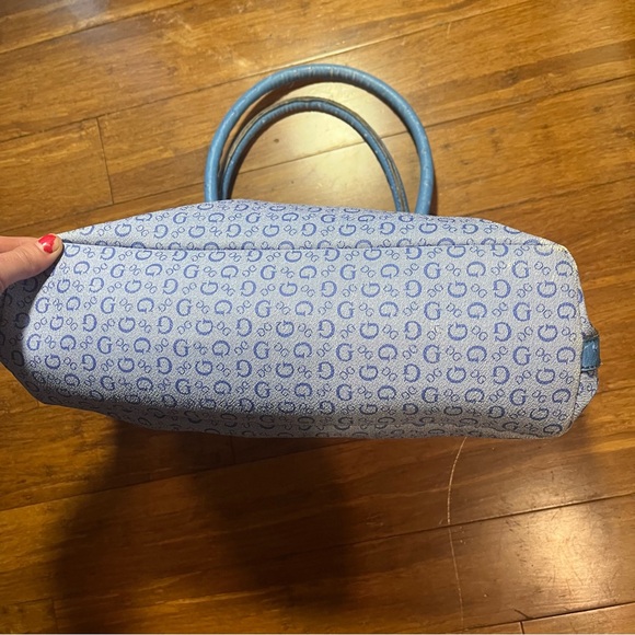 GUESS PURSE - Picture 15 of 16